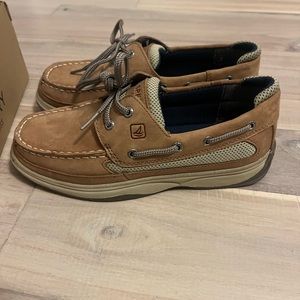 Sperry’s boat/casual shoes Boys size 4